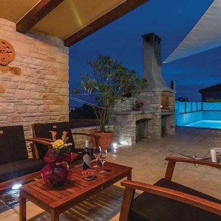 Luxury Apartment Alba With Pool Kanfanar Esterno foto