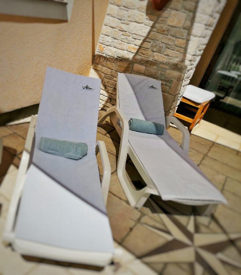Luxury Apartment Alba With Pool Kanfanar Esterno foto