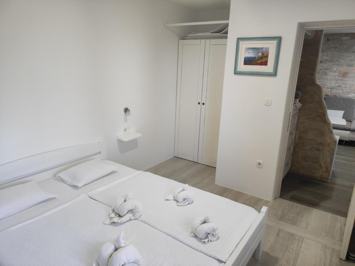 Luxury Apartment Alba With Pool Kanfanar Esterno foto