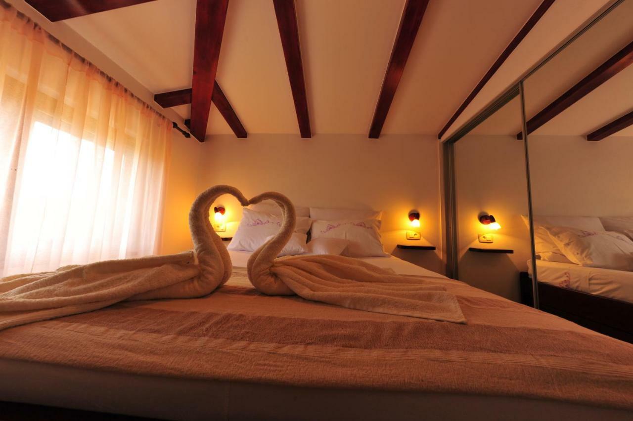 Luxury Apartment Alba With Pool Kanfanar Esterno foto