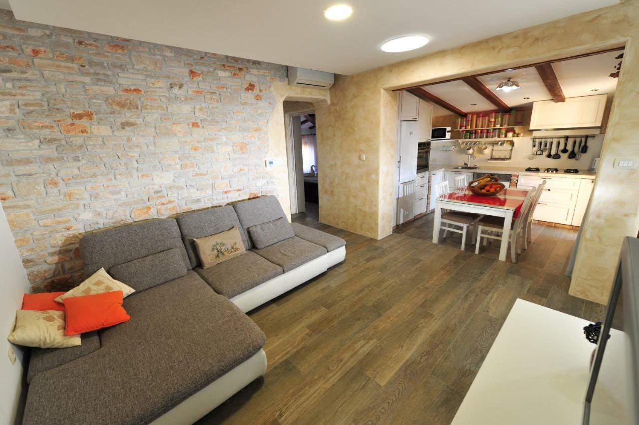 Luxury Apartment Alba With Pool Kanfanar Esterno foto