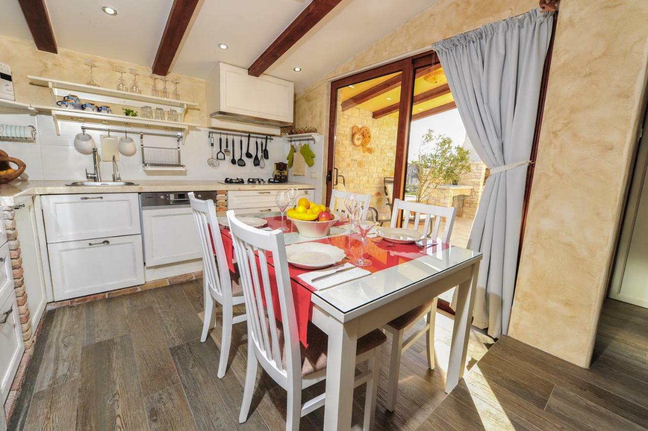 Luxury Apartment Alba With Pool Kanfanar Esterno foto